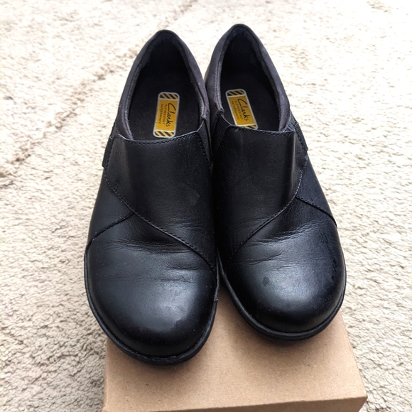 Clarks Leather Slip Resistant Slip-On Shoes - Picture 1 of 5